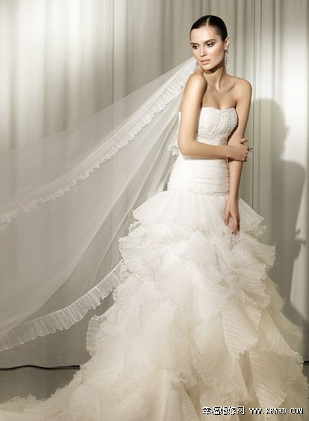 个子矮新娘如何选婚纱 3款婚纱完美遮盖身材缺陷