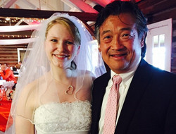 美华裔医生10年前救活女孩 现获结婚邀请