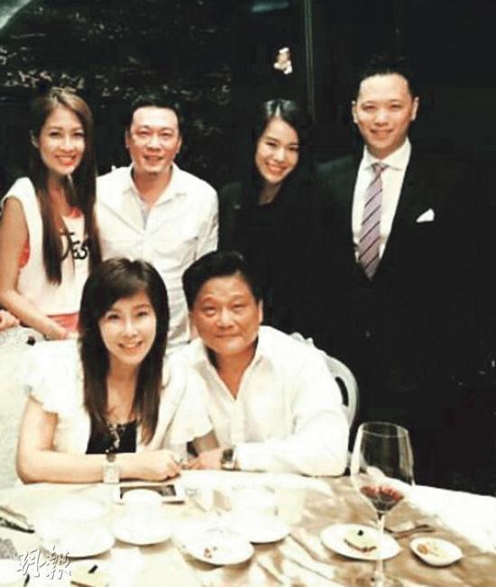 胡杏儿与男友Philip一起出席饭局，陈敏之两夫妻也在座。