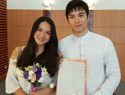 凤小岳与女友正式结婚 今年1月未婚生子