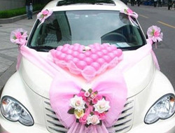 婚车装扮出唯美韩式风格 婚车布置注意