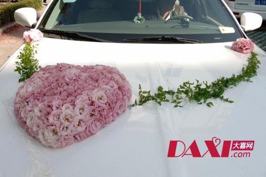 2013最新婚礼花车装饰图片赏析 给你一个奢华仪式