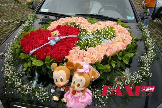 婚车鲜花装饰,