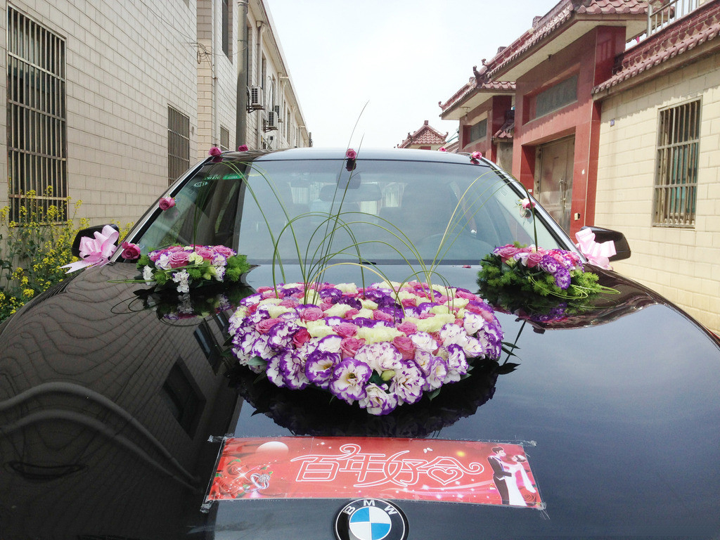 婚车图片,心形鲜花婚车图片,鲜花婚车图片