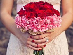15款不同鲜美的红色喜庆吉祥新娘手捧花