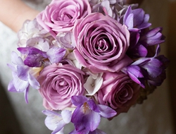 甜蜜新娘手捧花缤纷浪漫的紫色新娘手捧花