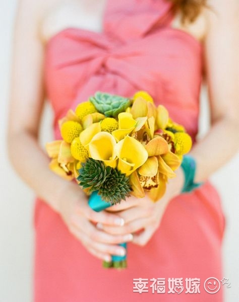 黄色手捧花