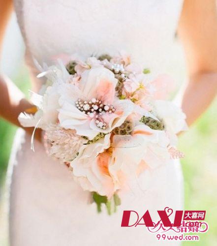 春季新娘手捧花 春意盎然