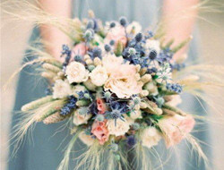 让婚礼更具浓浓的气息 冬季新娘手捧花款式推荐