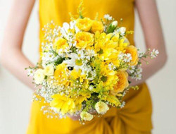 朵朵精致让你爱不释手 艳丽的黄色新娘手捧花