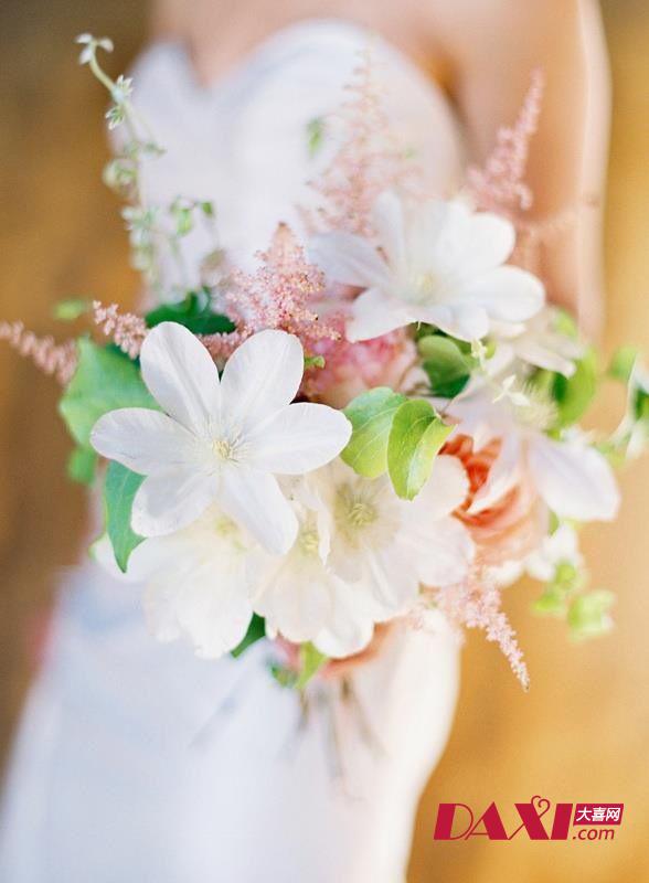 清新素雅的新娘手捧花 尽显优雅气质的娇新娘