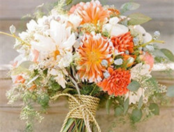 见证幸福的重要时刻 新娘鲜花手捧花图片