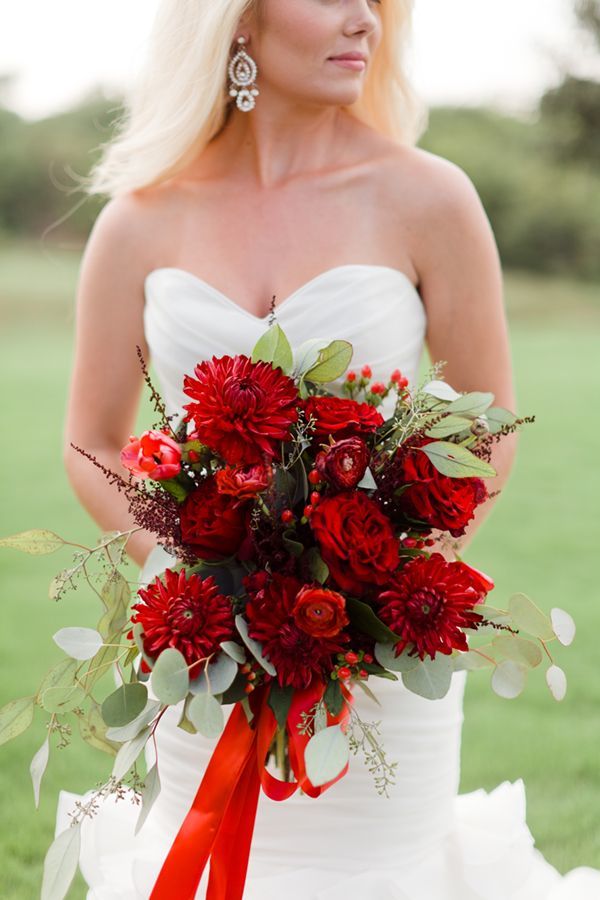 适合狮子座的手捧花,新娘手捧花图片
