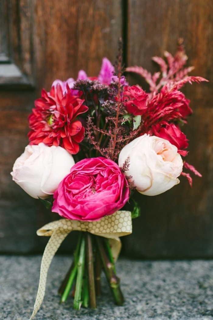 婚礼 捧花 蕾丝 花边 新娘 结婚 手捧花 清新 简约 精致 森林系 美式 乡村 淡雅 粉色 多肉 浆果 芍药 牡丹 花朵 欧式 斑驳 tiffany 高雅 气质 花束 花簇