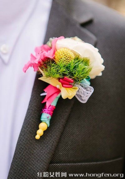 小胸花也有大学问 结婚当天新郎胸花的制作和佩戴法则
