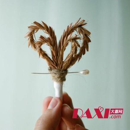 新郎胸花佩戴法则 画龙点睛展现新郎魅力