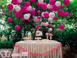 户外森系气球鲜花装饰小清新风格婚礼场景摄影照片