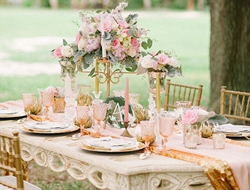 金色与粉色结合的轻奢侈浪漫主义婚礼场景摄影照片