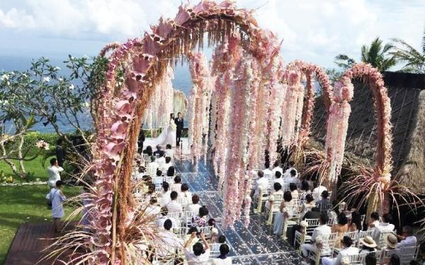 直击霍建华林心如巴厘岛婚礼，“还珠三姐妹”聚首同框