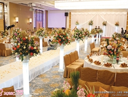 室内鲜花装饰清新芬芳婚礼现场摄影照片