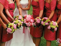 红色为主体的婚礼布置浪漫甜美暖暖室内婚礼现场