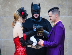 创意婚礼美国德州夫妇举办蝙蝠侠主题婚礼