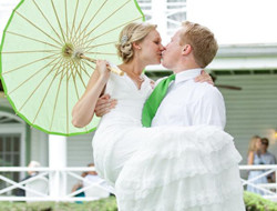 浪漫多多 浪漫花伞的夏日婚礼