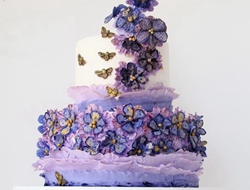 糖花装饰的精致婚礼蛋糕图片欣赏