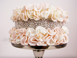 典雅华丽风格的小型婚礼蛋糕