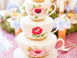 象征团圆分享甜蜜 四层婚礼蛋糕图片