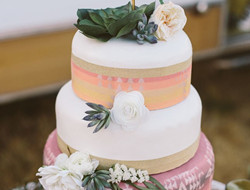 简单不矫揉造作的美 简约风格婚礼蛋糕图片