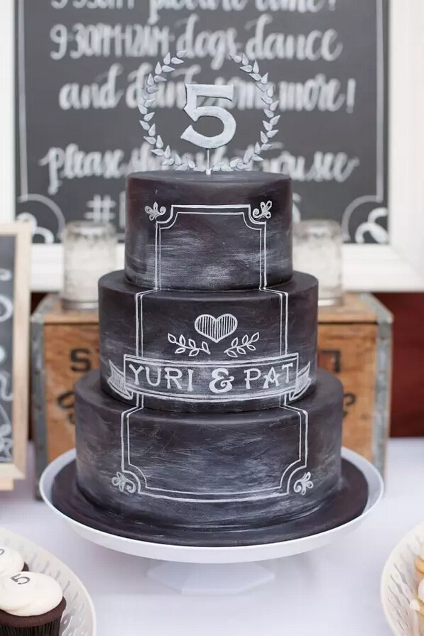 创意婚礼蛋糕,校园风婚礼,蛋糕黑板画