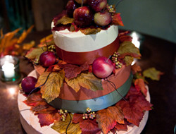 秋天童话里的婚礼蛋糕