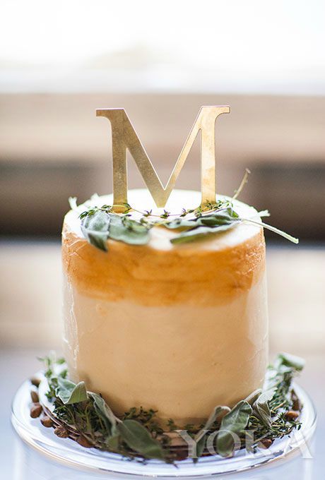 金色M字母单层蛋糕