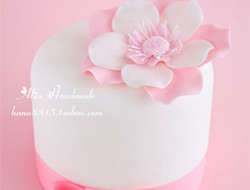 唯美粉色花朵蛋糕