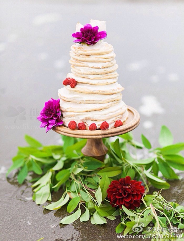 没有翻糖照样美，田园婚礼甜点专属煎饼裸蛋糕。