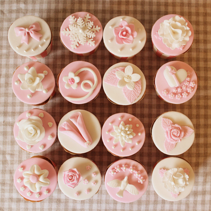 翻糖蛋糕 求婚 生日 cupcake 杯子蛋糕 婚礼 甜品桌 20一个！