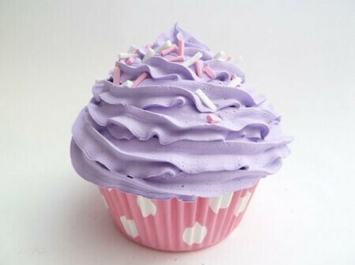 紫色的杯子蛋糕