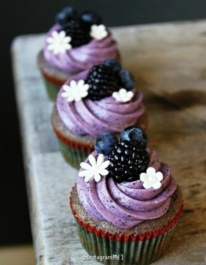 紫色的cupcake，浪漫的美味
