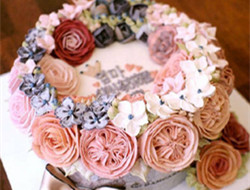 婚礼上的单层花朵蛋糕 小清新蛋糕