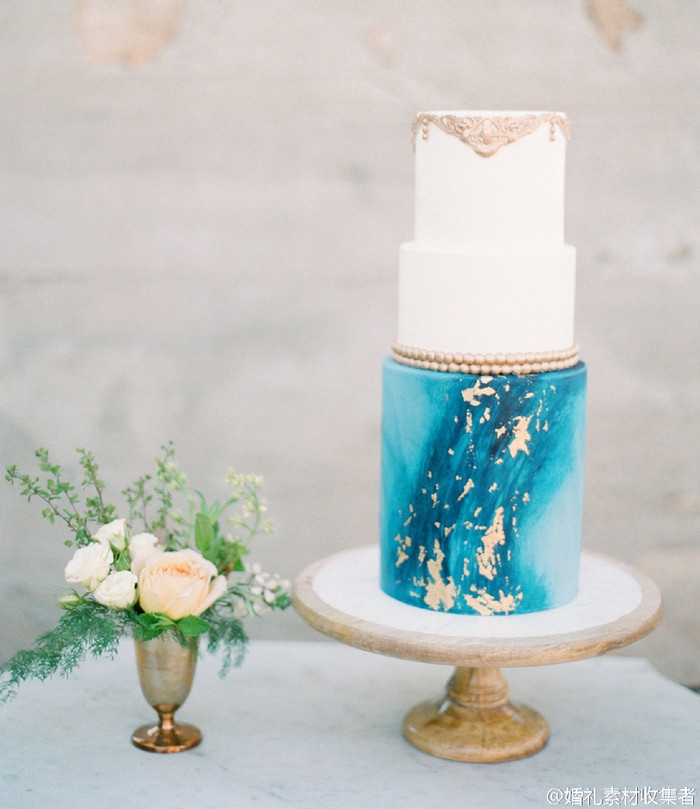 漂亮的蓝色婚礼蛋糕