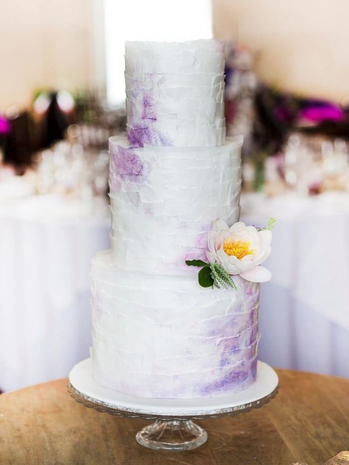婚礼蛋糕：那一抹紫色