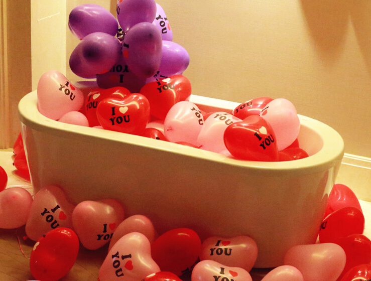 婚房布置效果图,结婚家里墙上气球心形布置