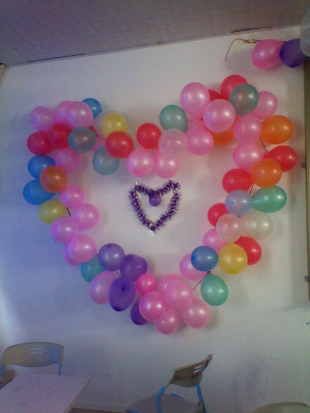 婚房布置效果图,结婚家里墙上气球心形布置