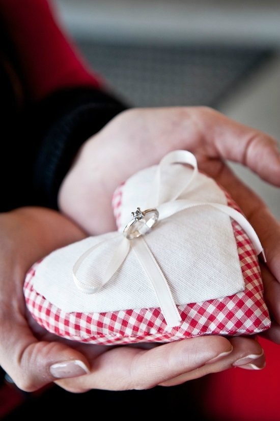 戒枕图片,心形戒枕图片