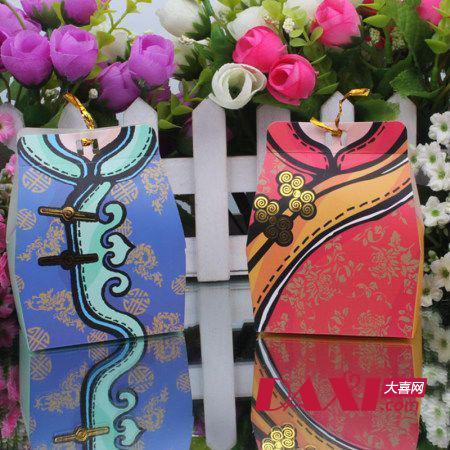 喜庆创意的唐装元素喜糖盒设计