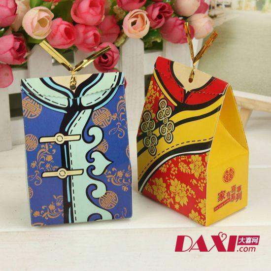 喜庆创意的唐装元素喜糖盒设计