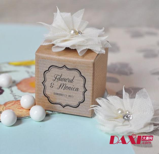 简单大方的方形喜糖盒 简约时尚的欧式个性