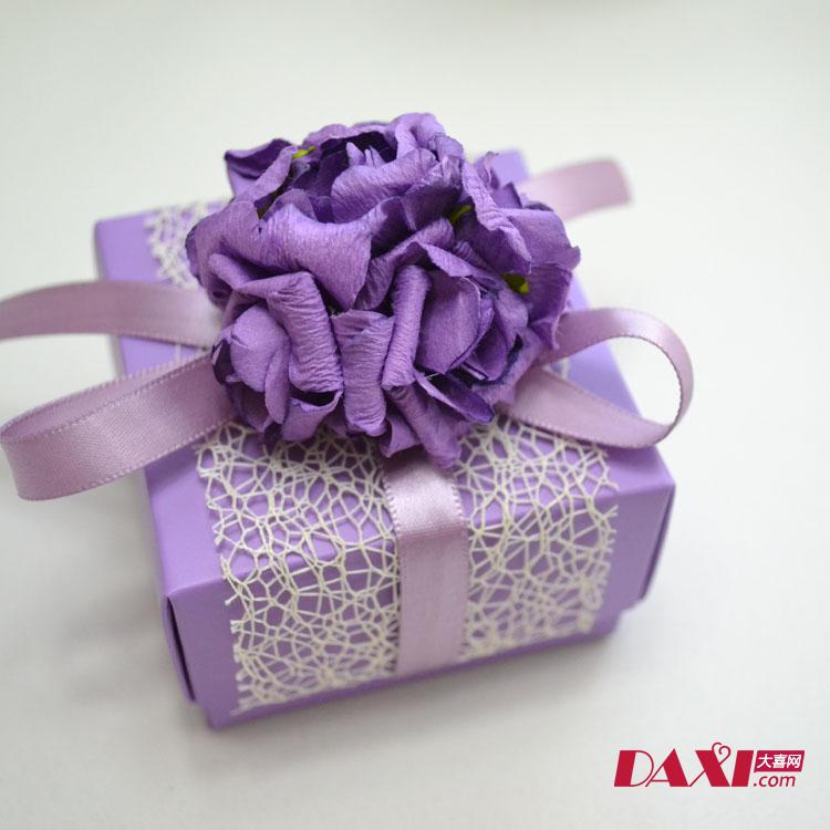 绚丽奢华的紫色婚礼喜糖盒 展现个性浪漫的婚礼氛围