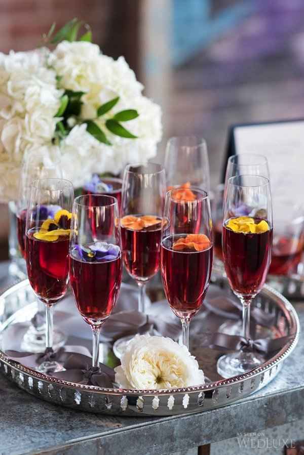 喜酒挑选,结婚用什么酒,浪漫婚宴酒杯图片